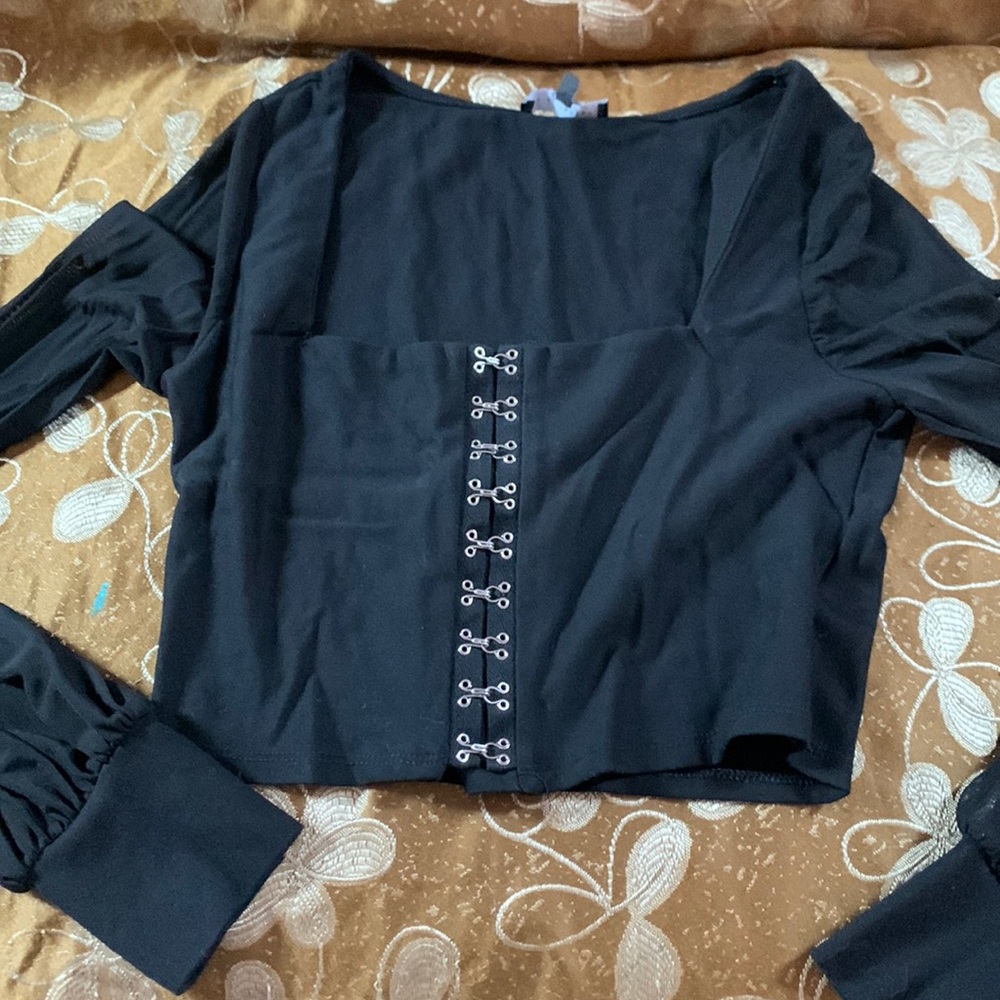 LA hearts top